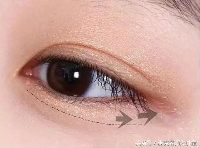 大直径美瞳怎么画眼妆,如何画戴美瞳的眼妆教程