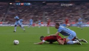 c罗足球场上搞笑瞬间,c罗训练打远角尴尬瞬间