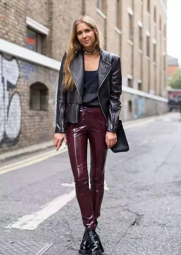 如何穿紧身皮裤,穿皮裤的正确方法视频