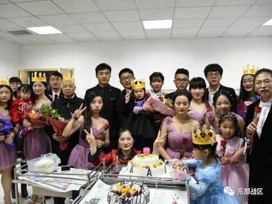 偷偷从战友朋友圈下了几张生活照，有点小感动！