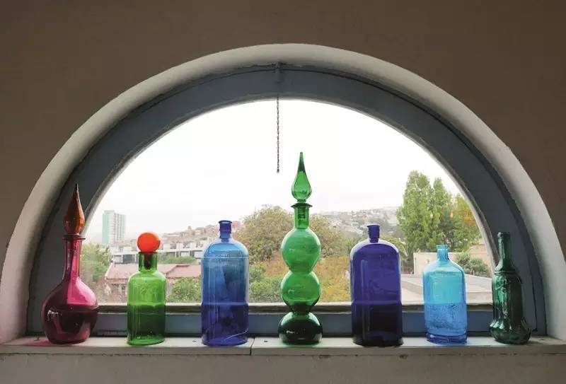 聂鲁达说，没有玩具我就没法活！那么，来看看大诗人怎么活的吧