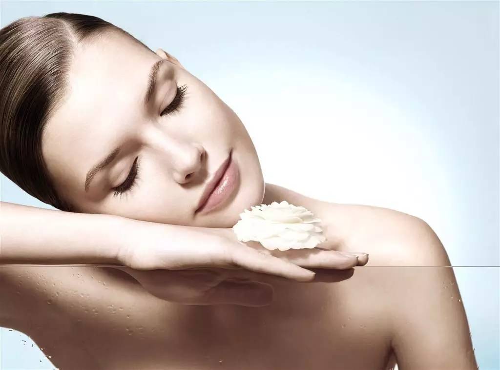 皮肤补水怎么都不够,要怎么补水才是正确的呢