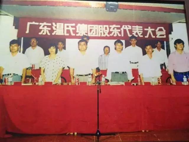这个二愣子总裁和鸡睡了20年，还把一家鸡场干到了2000亿，全球的鸡都得管他叫爸爸！