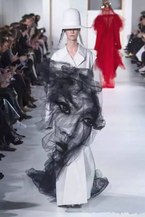 阿秋秋三分钟时尚碎碎念|谁的粉红少女心?