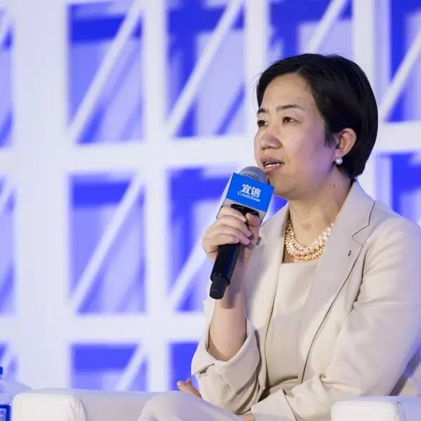 宜信公司ceo唐宁出席6次达沃斯,宜信唐宁应理性地探讨数字金融