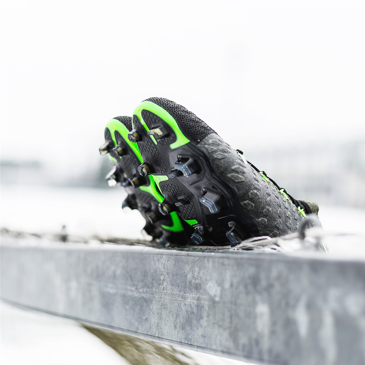 耐克发布毒锋IIITechCraft袋鼠皮版本足球鞋