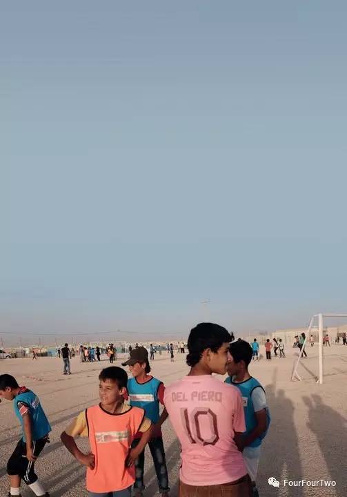 难民营里的生活图片,难民营里的孩子