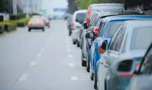 4s店卖一部新车大概能赚多少钱,4s店买车认识经理车价能便宜多少