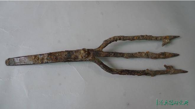 既能打怪兽，又能灭倭寇！揭秘无所不能的史前神兵：叉