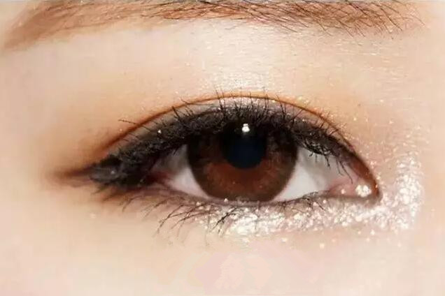 手把手教你画眼妆,一个教程教会你画眼妆