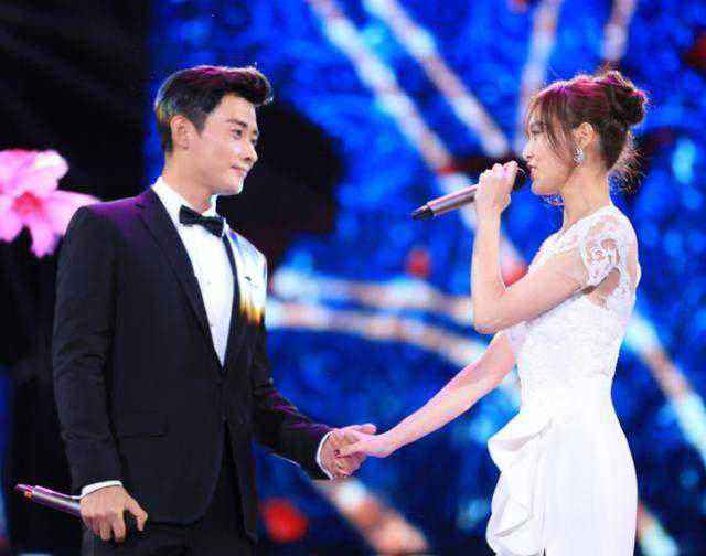 唐嫣黄宗泽七年后重逢去机场,唐嫣黄宗泽恋爱瞬间