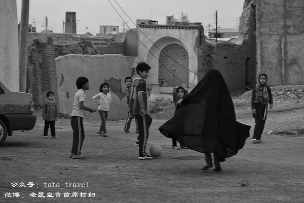 伊朗女人踢足球吗,伊朗女孩踢足球