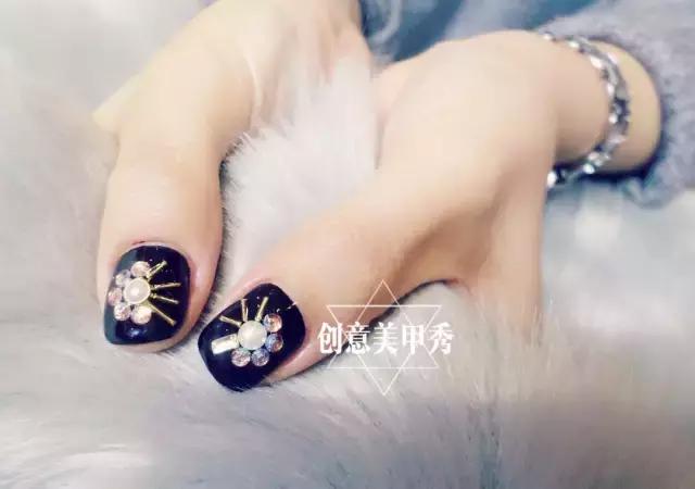 永不过时的5款美甲你做过几款,再不做美甲就要疯了音频