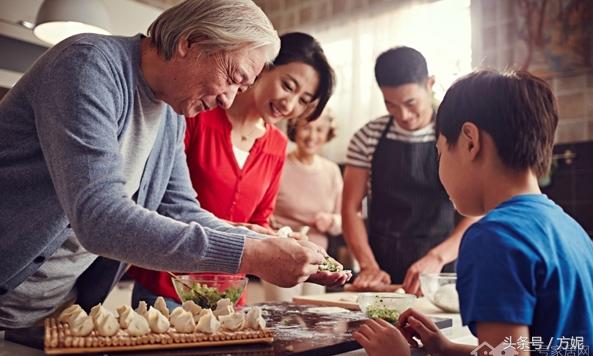陪伴和孝道是送给父母最好的礼物,孝顺就是给父母最好的礼物