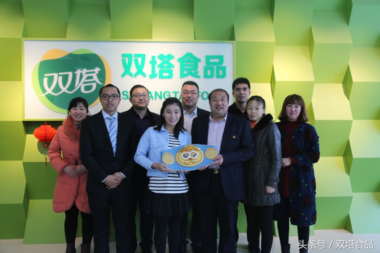 新晋女拳王驾临双塔龙口粉丝秒变拳王“粉丝”