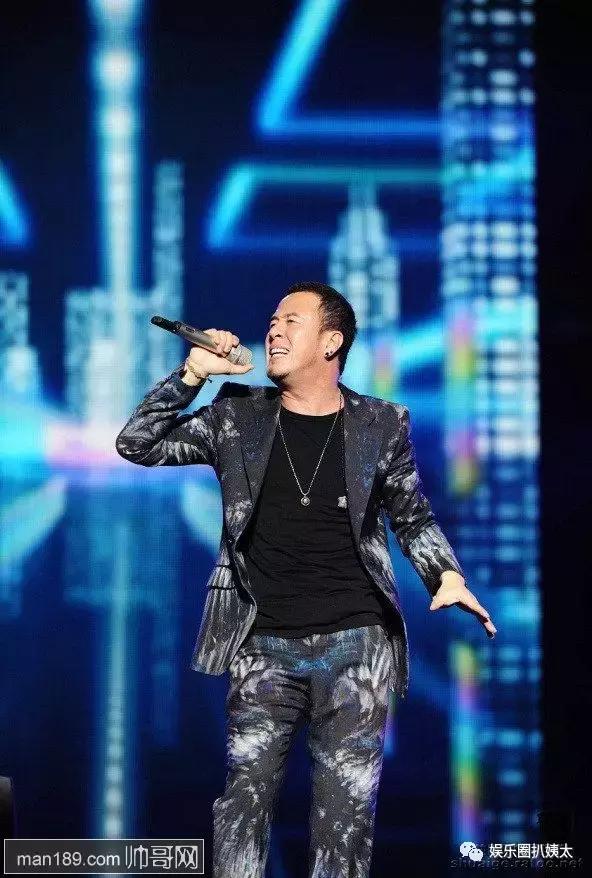 张杰下腰唱歌视频完整版,张杰下腰薛之谦