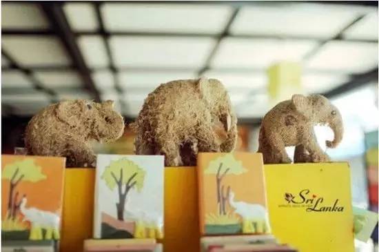 不好意思，我出去玩不是给你带礼物的！