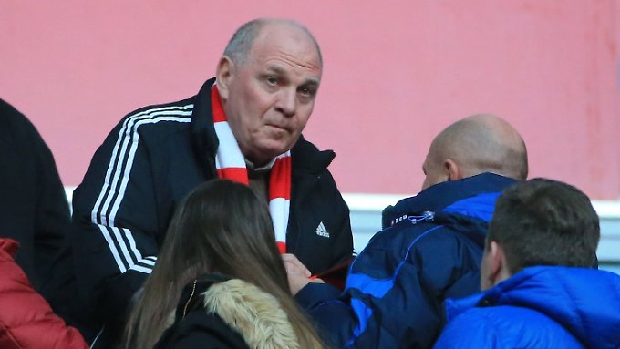 鲁梅尼格拜仁赫内斯,鲁梅尼格和赫内斯实况足球长得像