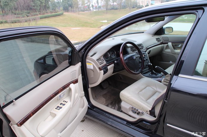 沃尔沃xc90北欧经典3.2排量二手车,沃尔沃xc90和沃尔沃S90对比