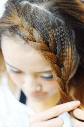 显气质的长发编发造型教学,及腰长发编发发型步骤