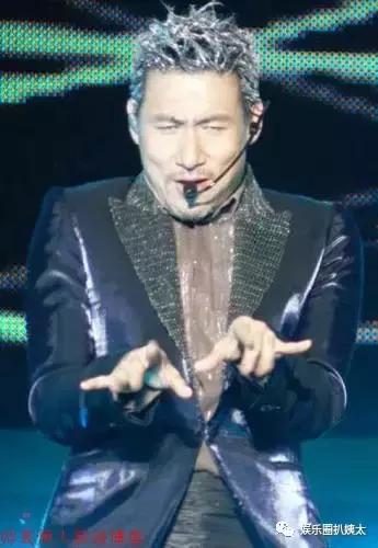 张杰下腰歌唱,张杰大张伟开场舞