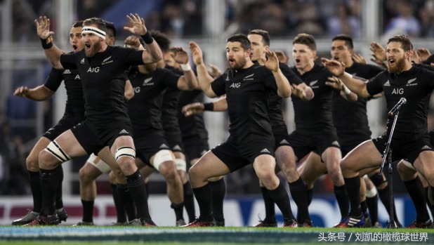 美式橄榄球最震撼的一场表演,美式橄榄球赛前鼓舞士气振奋人心