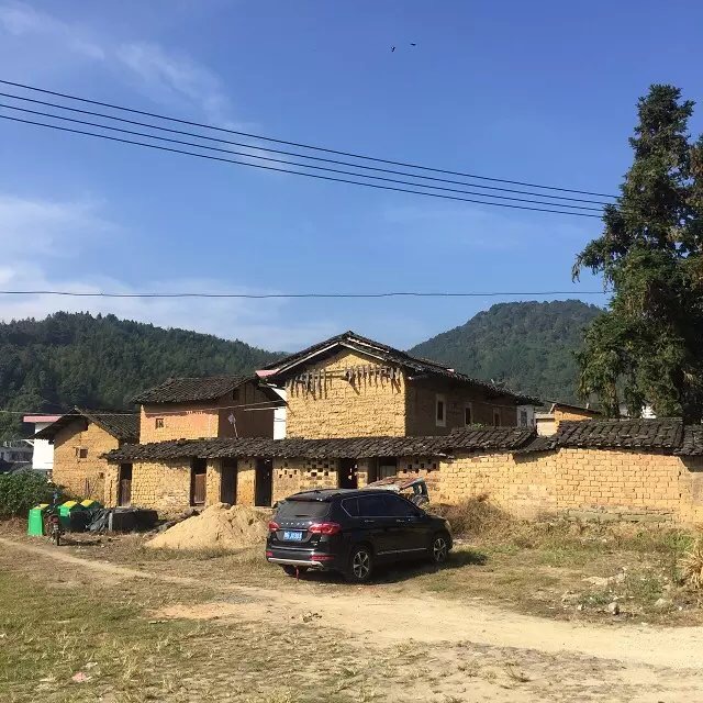 八千里路云和月的上一句,八千里路云和月一骑绝尘上珠峰