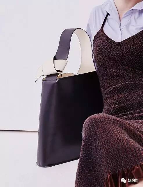 情人节买包包给女朋友,情人节买包子送包视频