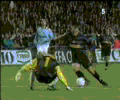 盘点足球比赛上的精彩瞬间,足球比赛中那些震撼人心的瞬间