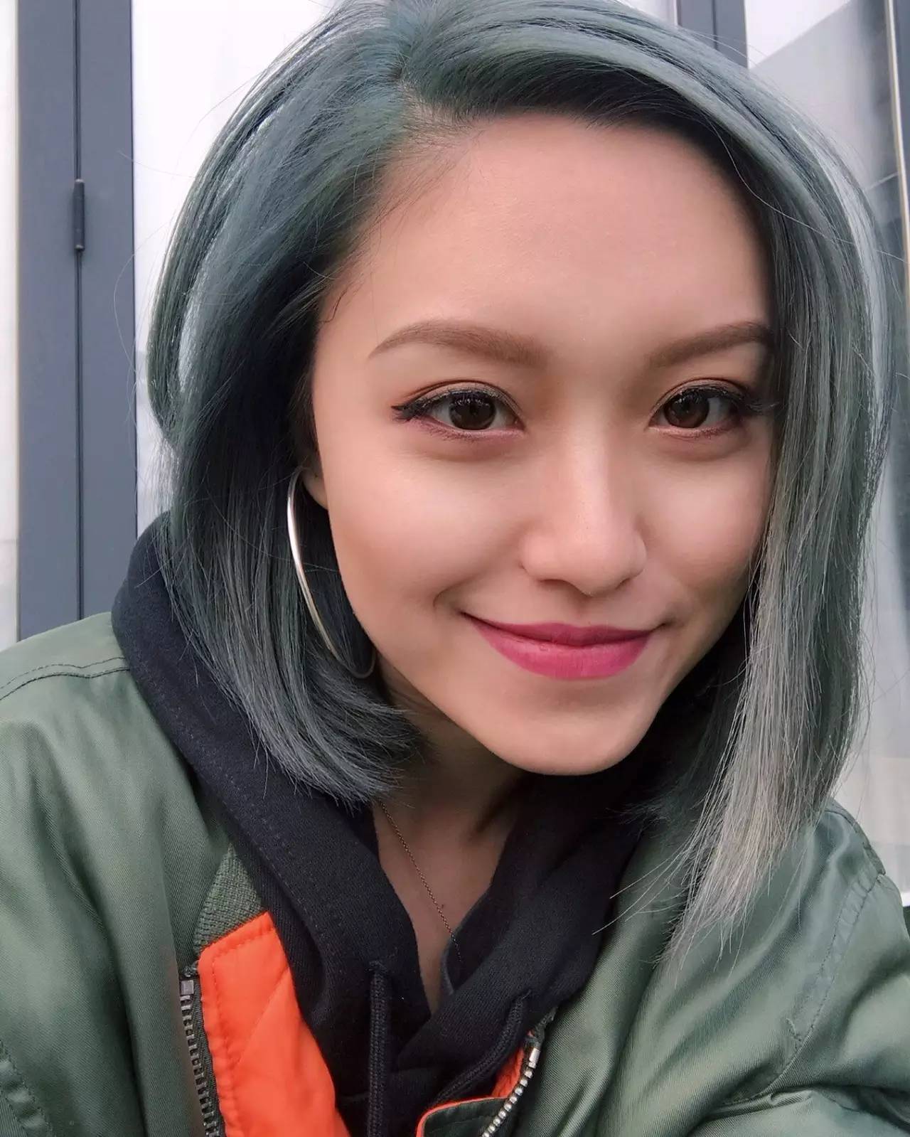 这个成都女孩说：不化眼妆的姑娘，活该你丑