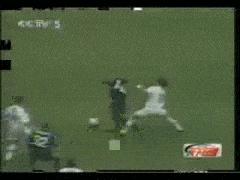 盘点足球比赛上的精彩瞬间,足球比赛中那些震撼人心的瞬间