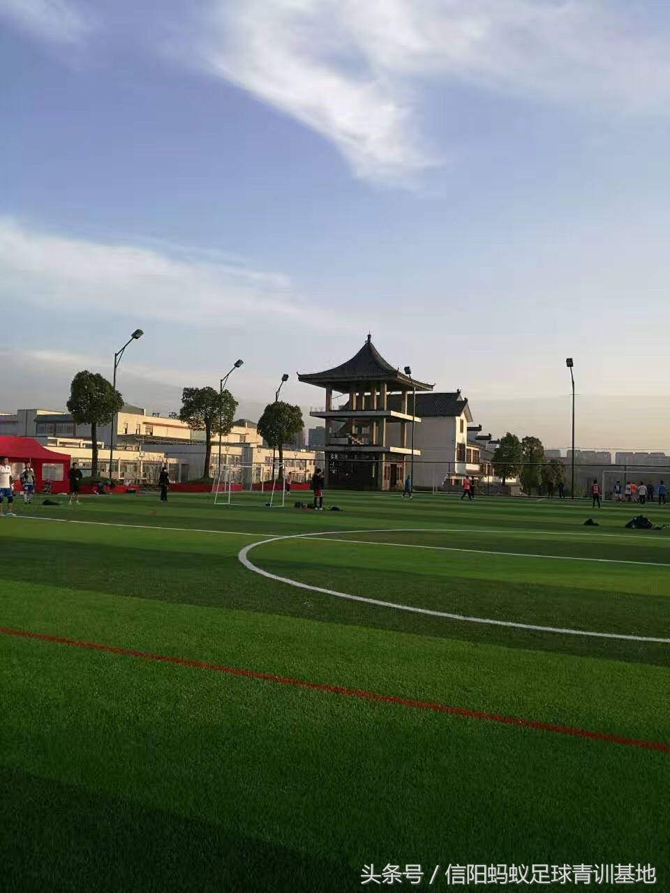 青少年专业足球培训营,信阳蚂蚁足球俱乐部青训班