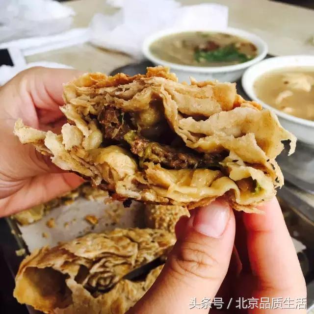 一天1万个都不够,这个北京爷们用40年创造了麻酱烧饼的传奇!