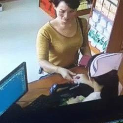 迎亲不让进门直接拆墙 (迎亲进门女方对接说辞)