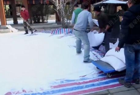 电影中带有雪景的场面怎么拍的,电影中的雪是如何拍摄的