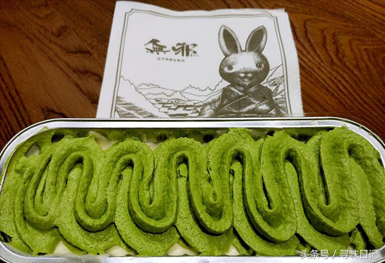 日本的金箔冰淇淋,吃货们吃能拉丝的冰淇淋