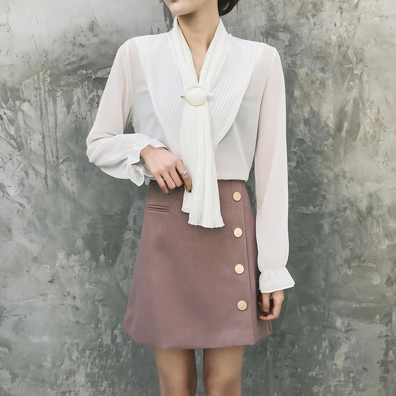 v领雪纺衫飘逸灵动修炼显瘦功力,飘逸雪纺衫加持甜美清新惹人爱