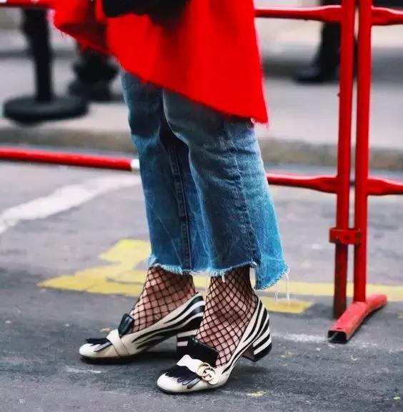 你认为网袜是“妖艳*货贱**”的代名词？那你会被笑话孤陋寡闻！