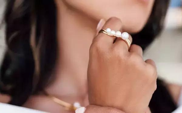 明星同款百元饰品,百元能买到什么化妆品