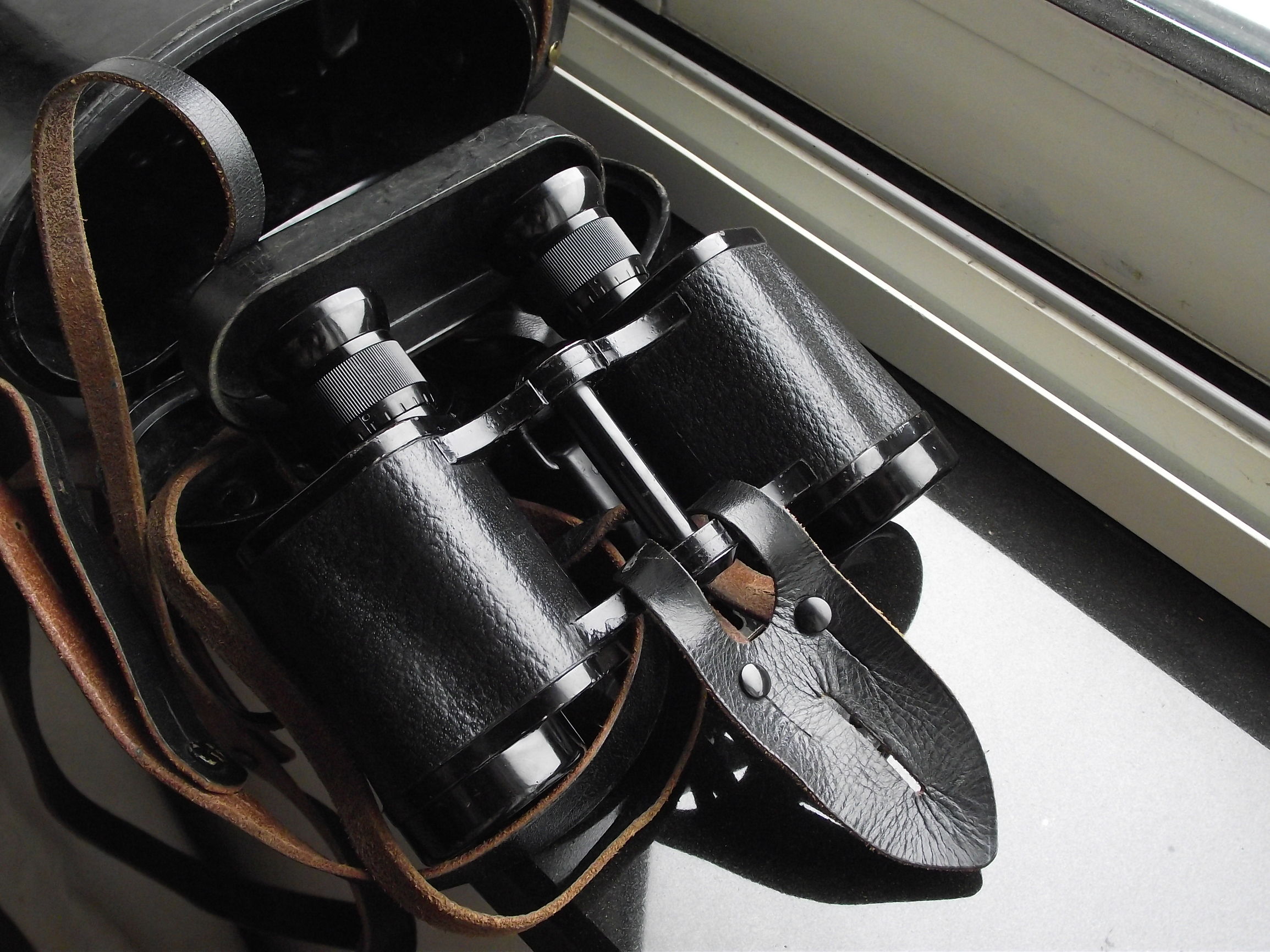 军事望远镜用的什么镜 (军用望远镜真的很清楚吗)