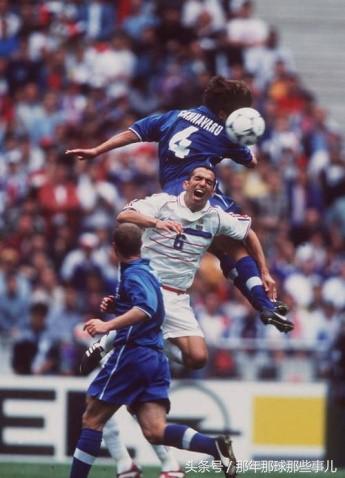 两届世界杯踢丢点球巴乔扼腕痛惜,98年世界杯法国vs意大利点球大战