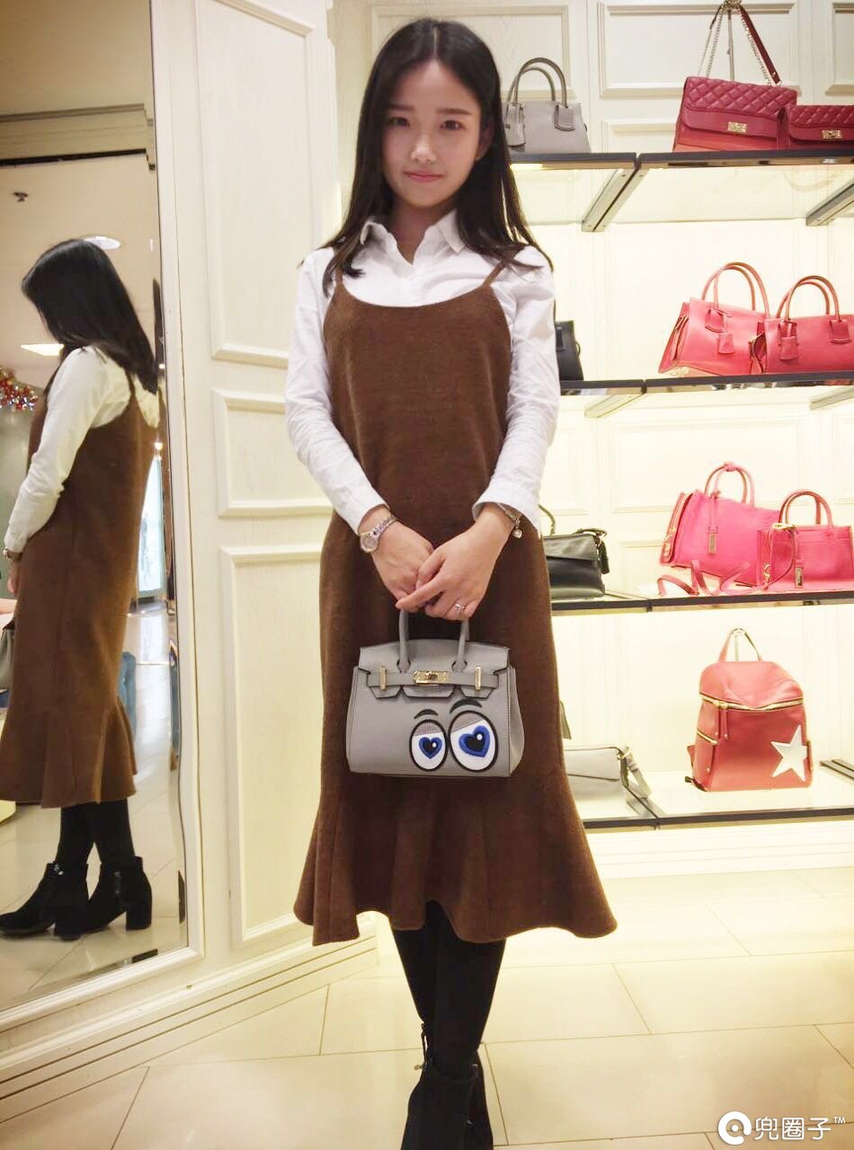 杭州的女生都背什么包,现在女生都在背什么包