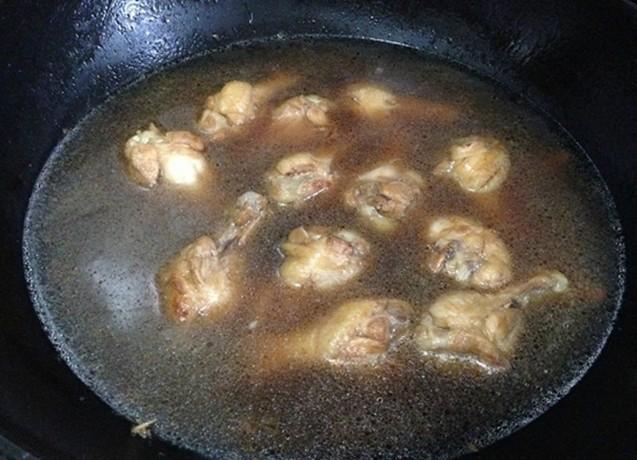 晚餐攻略：今天晚上给孩子开开荤，土豆烧鸡翅根，一盘下肚满足