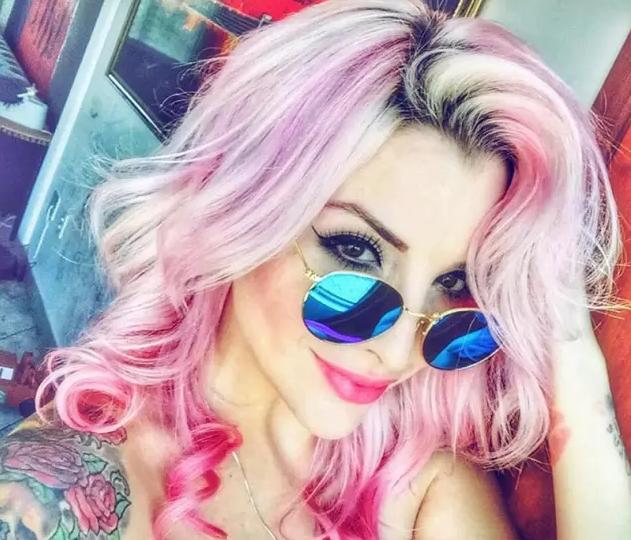 现在的人都在玩七彩斑澜的原宿星空染发