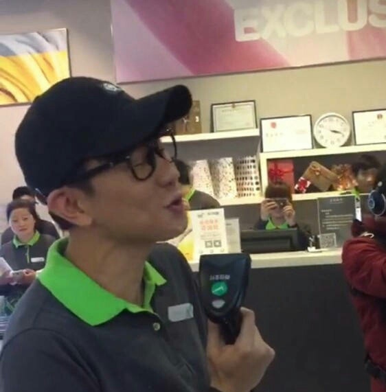 关晓彤黑眼圈图,关晓彤黄黑皮照片