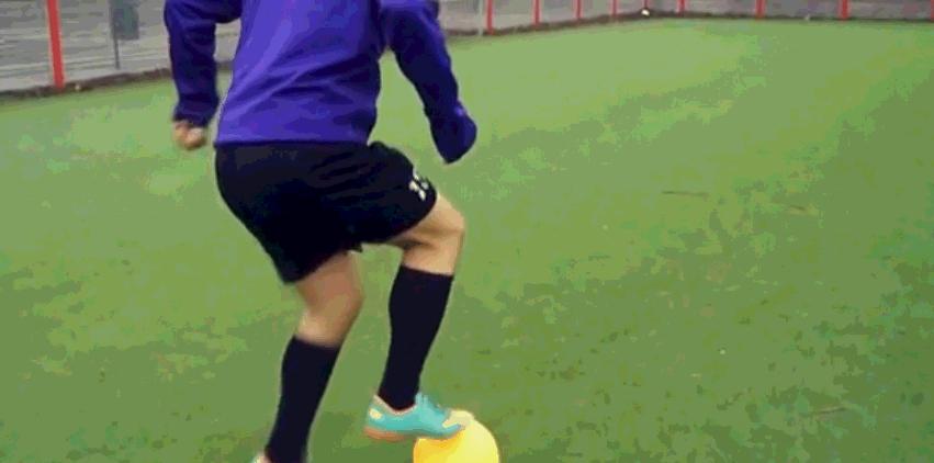 足球过人实用技巧小学生,c罗足球过人技巧教学大全