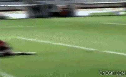 足坛十大成名绝技,足坛十大成名绝技天下足球