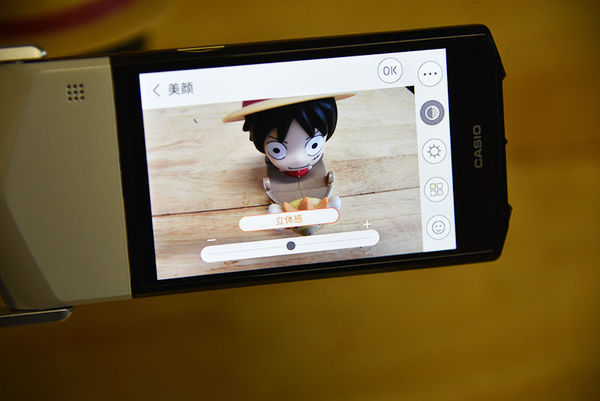 卡西欧自拍神器tr750怎么换电池,卡西欧tr750拍照效果