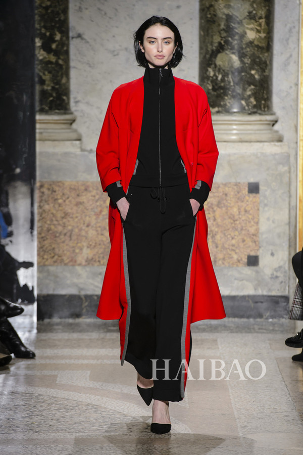 智慧女性心目中的最佳气质！MARYLING2017秋冬女装秀，海报网带你亲临2017秋冬米兰时装周