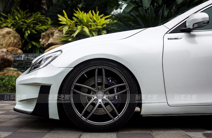 10款锐志改装14款尾灯,零六年的丰田锐志改装